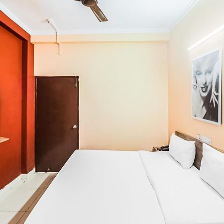 Hotel O Avni Residency Gurgaon Esterno foto