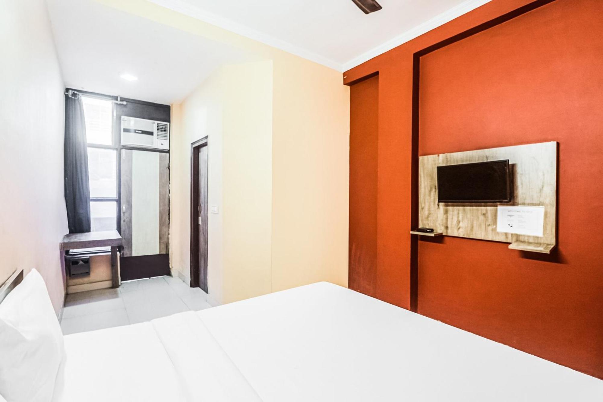 Hotel O Avni Residency Gurgaon Esterno foto