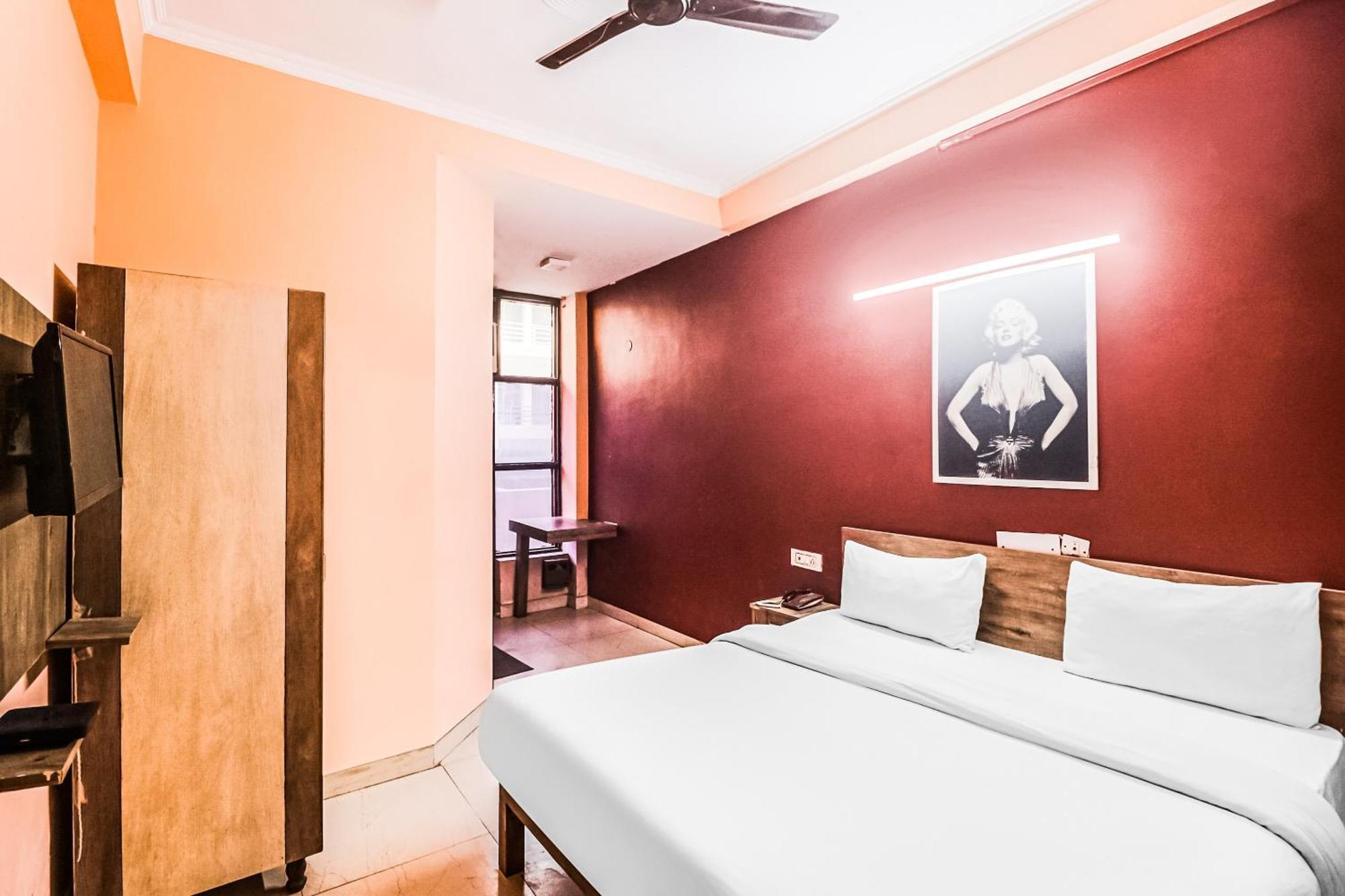 Hotel O Avni Residency Gurgaon Esterno foto