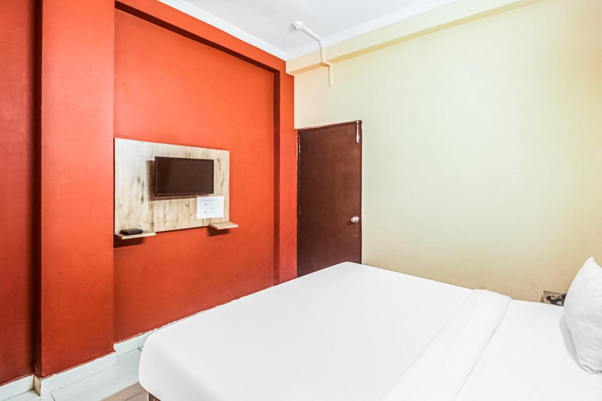 Hotel O Avni Residency Gurgaon Esterno foto