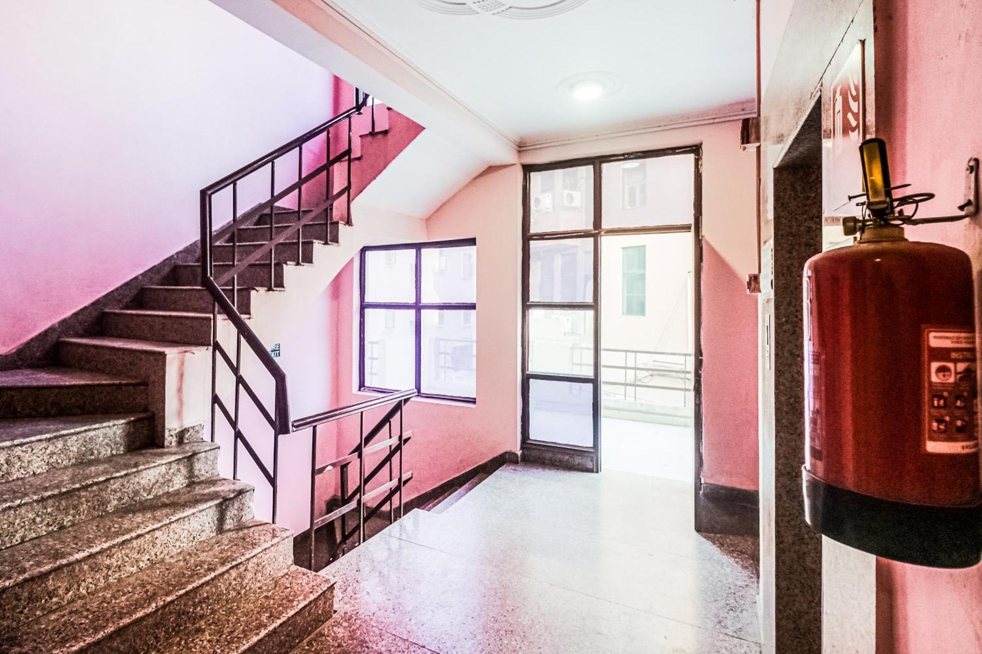 Hotel O Avni Residency Gurgaon Esterno foto