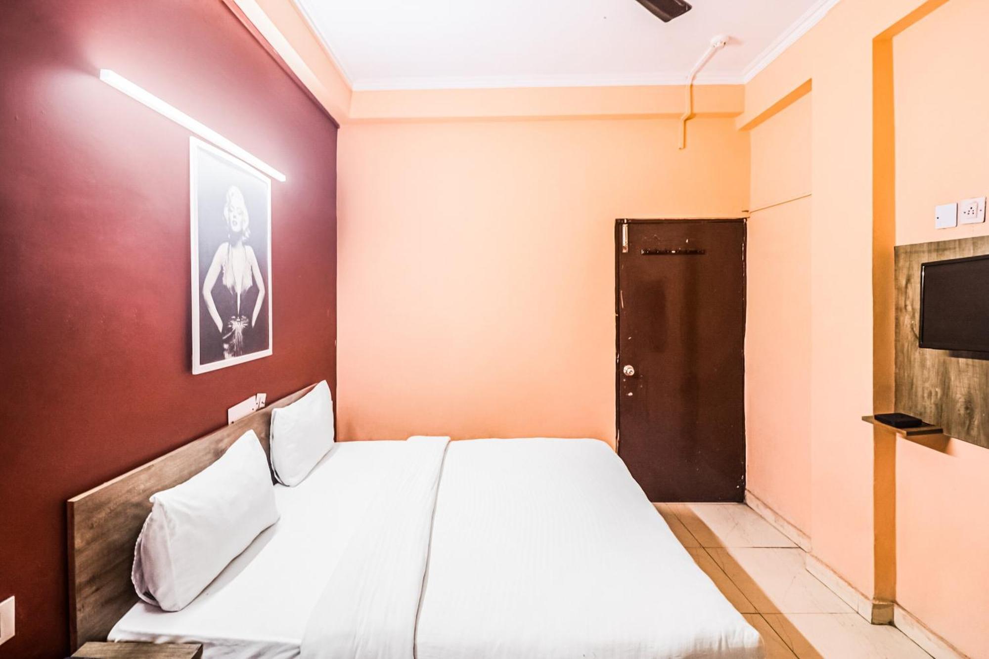 Hotel O Avni Residency Gurgaon Esterno foto